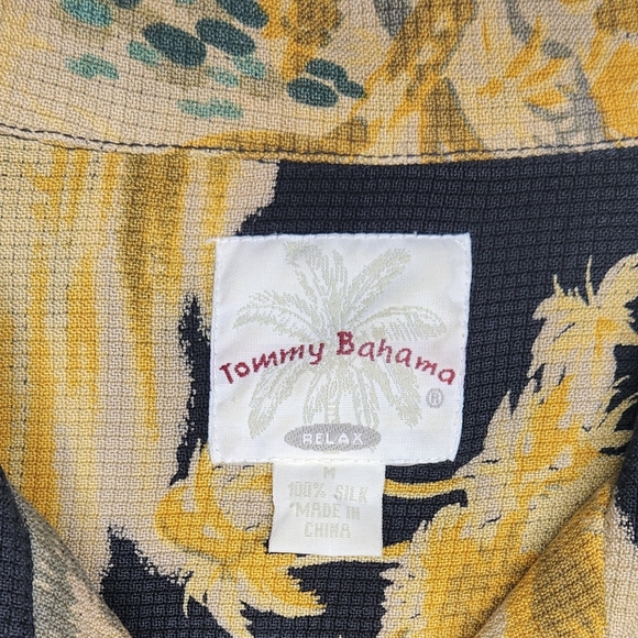 Tommy Bahama Short Sleeve Silk Button Down Medium - Picture 2 of 3
